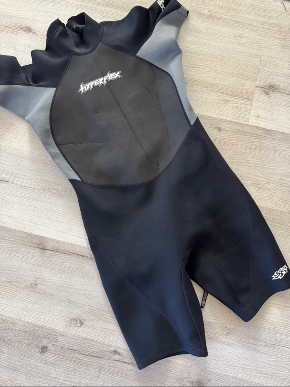 Hyperflex Men’s Shorty Wetsuit - Black & Gray access 2 mm